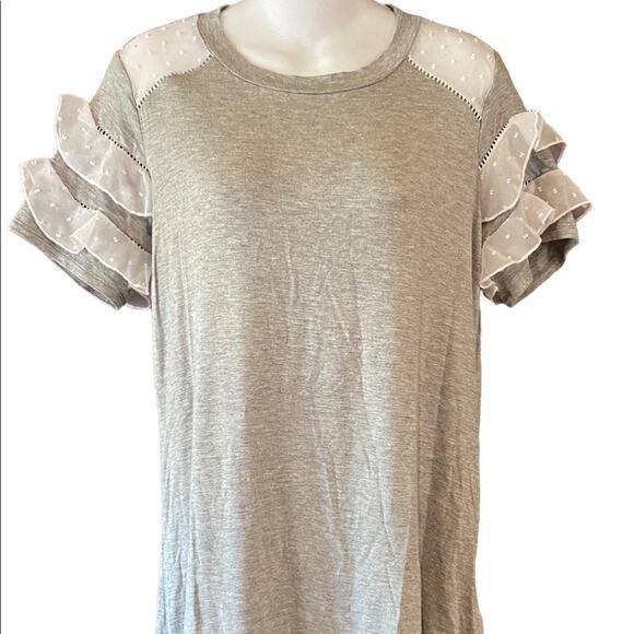 Signature Studio Women's Size Medium Gray Top White Ruffle Trim NWT - Picture 1 of 5